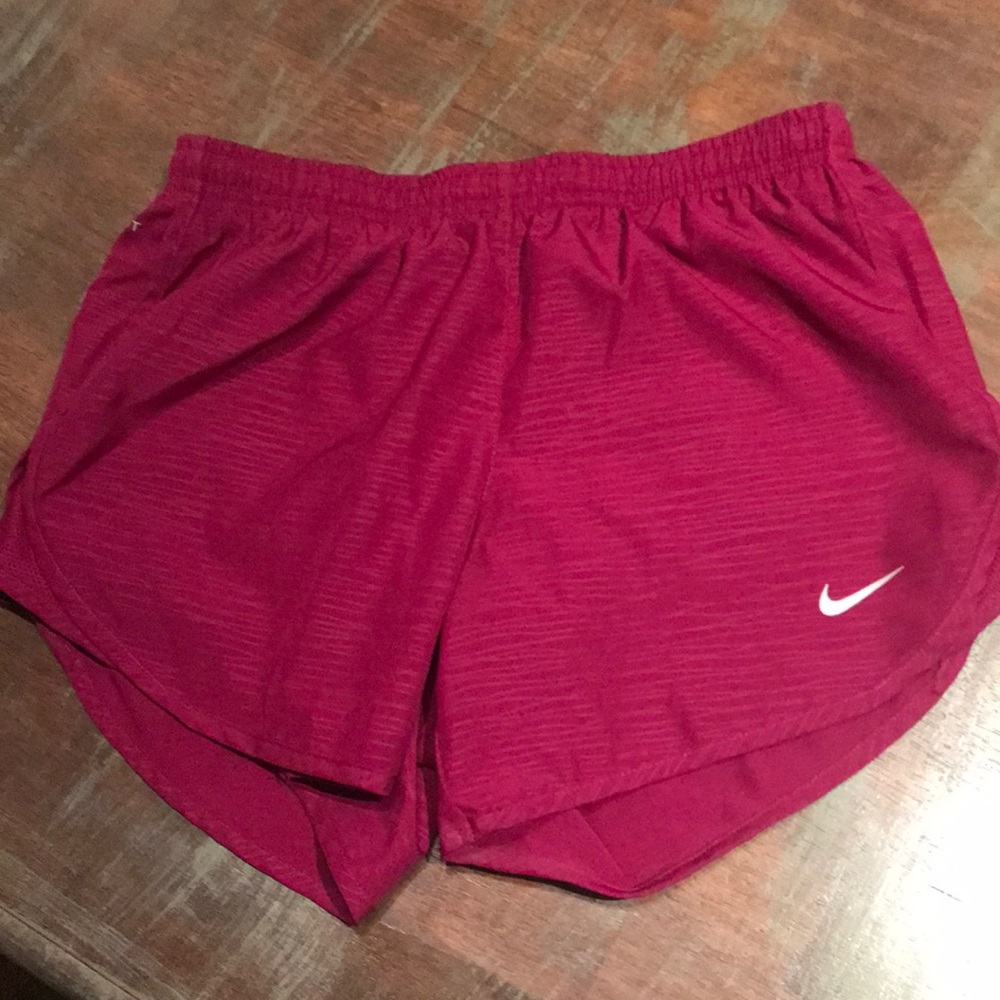 Nike women’s running short
